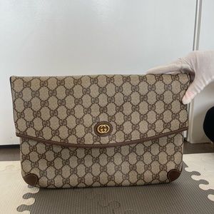 1980 Gucci supreme xl envelope clutch with leather interior